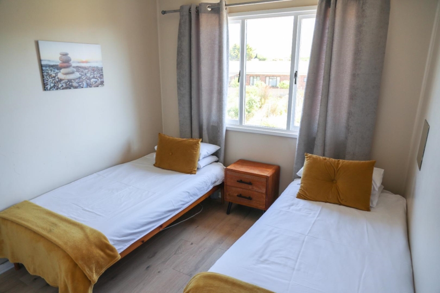 To Let 3 Bedroom Property for Rent in Sandbaai Western Cape